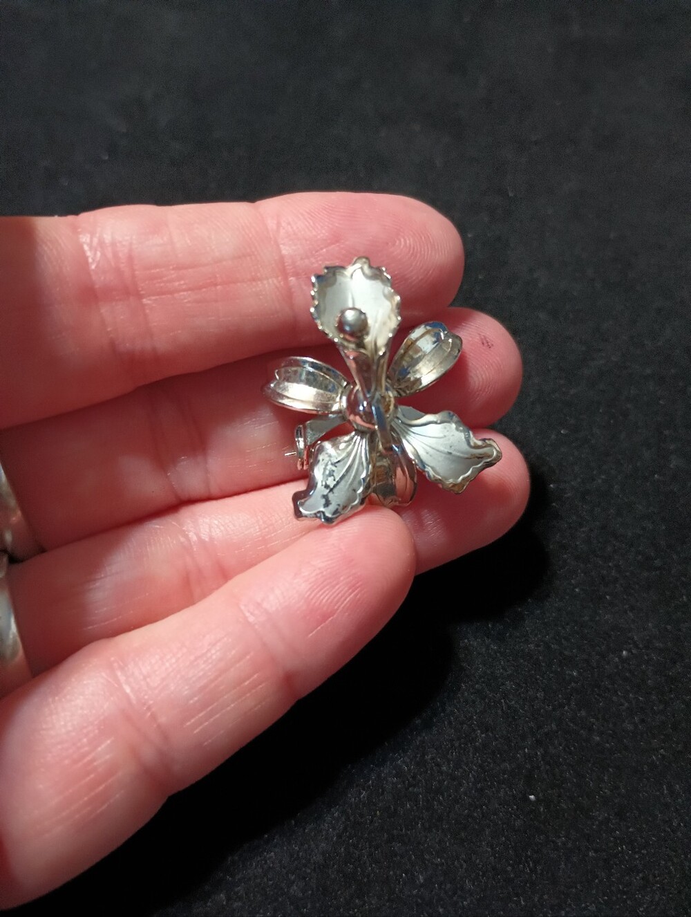 Vintage Orchid Flower Pin/Brooch. Silvertone